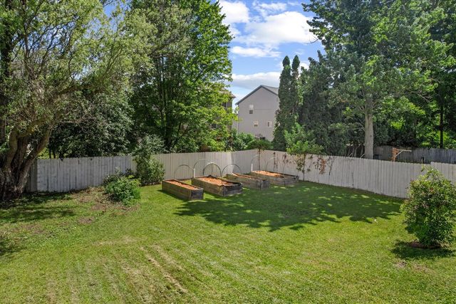 1079 Stamford Road, Ypsilanti, MI 48198