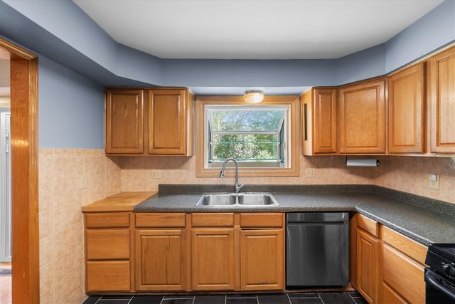 1079 Stamford Road, Ypsilanti, MI 48198