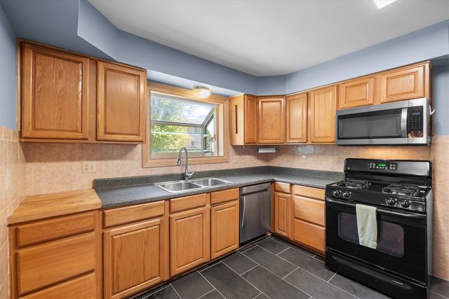 1079 Stamford Road, Ypsilanti, MI 48198