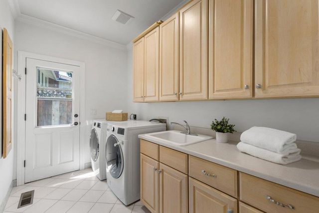 11725 Winding Way, Los Altos, CA 94024