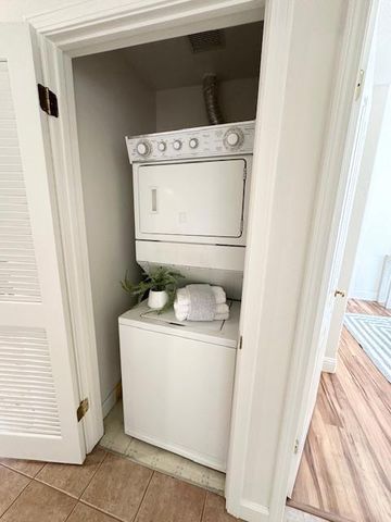 1114 S Winchester Boulevard, San Jose, CA 95128