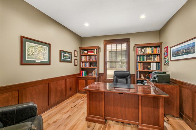 5561 Sandstone Drive, West Des Moines, IA 50266