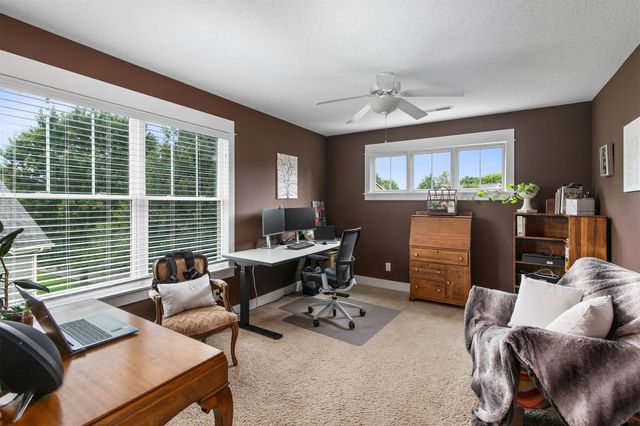 5561 Sandstone Drive, West Des Moines, IA 50266