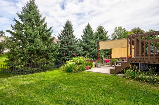 5561 Sandstone Drive, West Des Moines, IA 50266