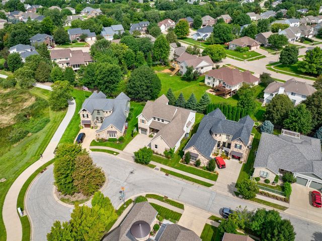 5561 Sandstone Drive, West Des Moines, IA 50266