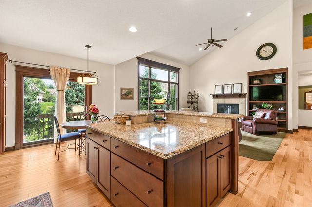 5561 Sandstone Drive, West Des Moines, IA 50266