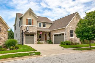 5561 Sandstone Drive, West Des Moines, IA 50266