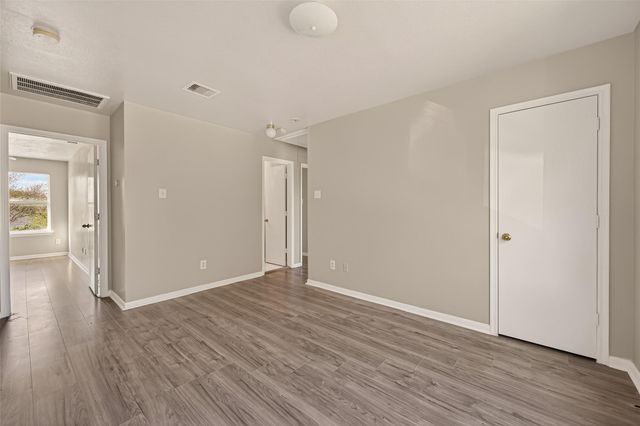 8614 Black Cliff Lane, Houston, TX 77075