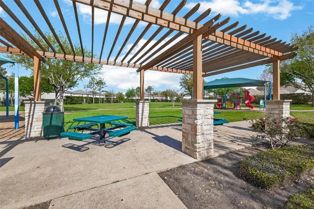 8614 Black Cliff Lane, Houston, TX 77075