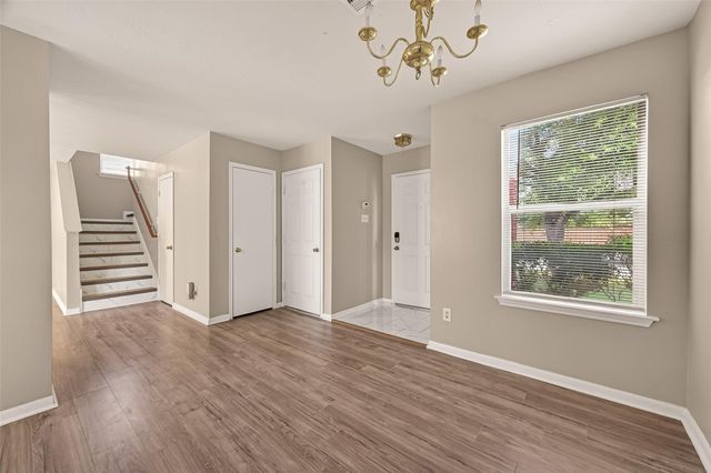 8614 Black Cliff Lane, Houston, TX 77075