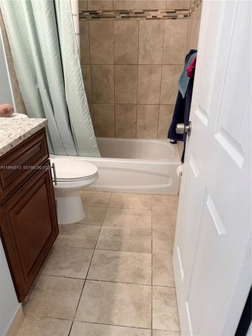 1955 NW 5th Pl 13, Miami, FL 33136