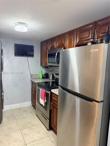 1955 NW 5th Pl 13, Miami, FL 33136