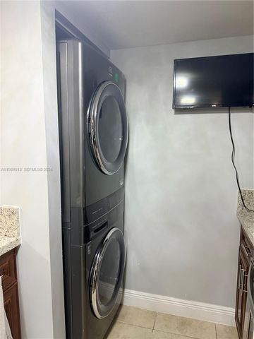 1955 NW 5th Pl 13, Miami, FL 33136