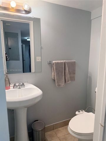 1955 NW 5th Pl 13, Miami, FL 33136