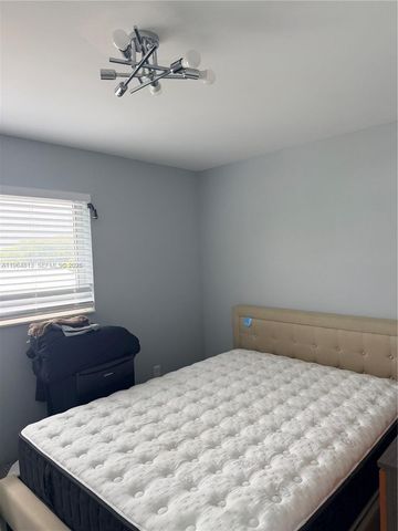 1955 NW 5th Pl 13, Miami, FL 33136