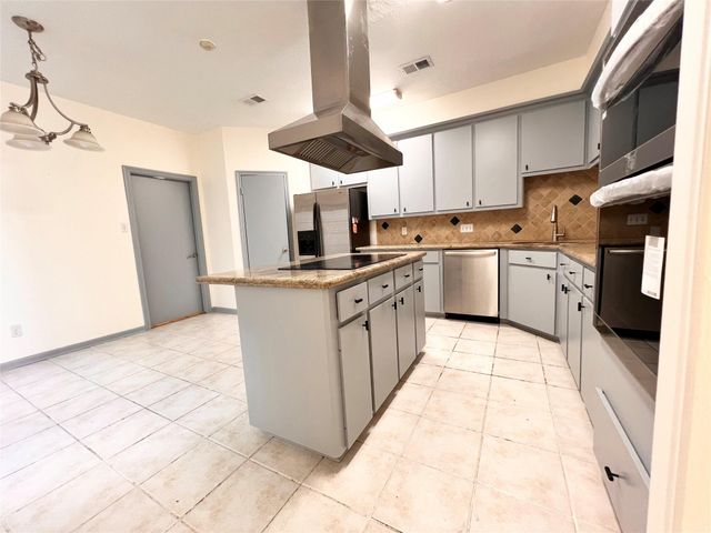 727 Bunker Hill Road 92, Houston, TX 77024