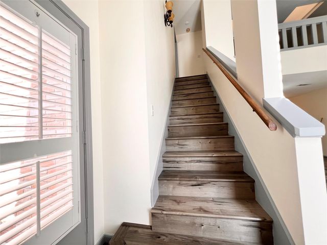 727 Bunker Hill Road 92, Houston, TX 77024