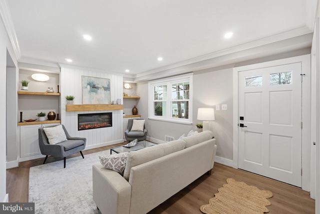 4218 BROOKFIELD DR, Kensington, MD 20895