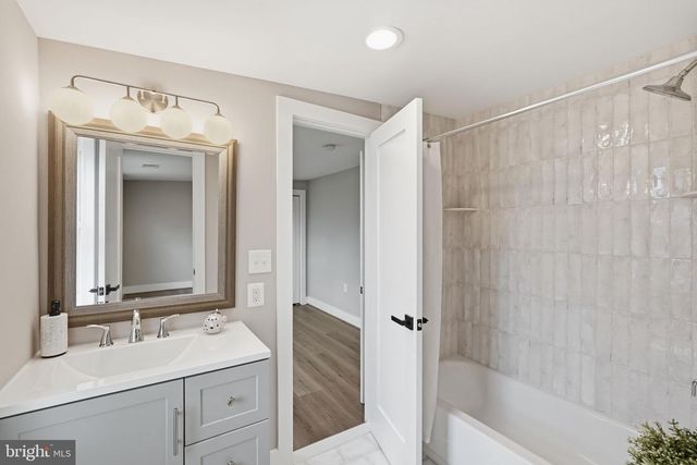 4218 BROOKFIELD DR, Kensington, MD 20895