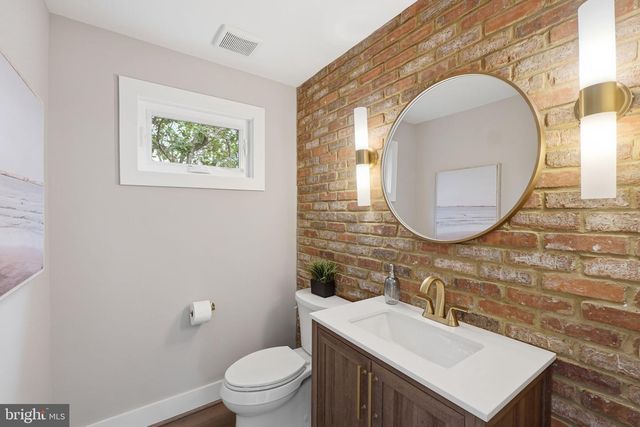 4218 BROOKFIELD DR, Kensington, MD 20895