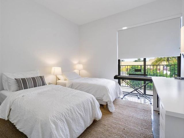 1053 NW 29th Street Casa Flambo, Miami, FL 33127