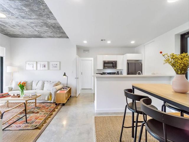 1053 NW 29th Street Casa Flambo, Miami, FL 33127