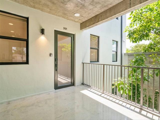 1053 NW 29th Street Casa Flambo, Miami, FL 33127