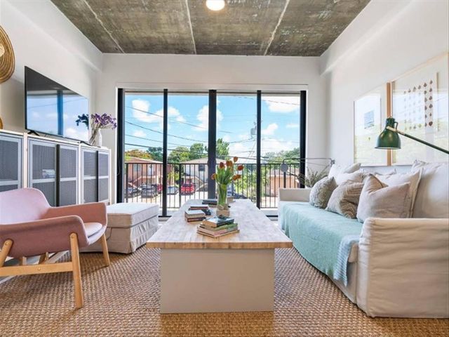 1053 NW 29th Street Casa Flambo, Miami, FL 33127