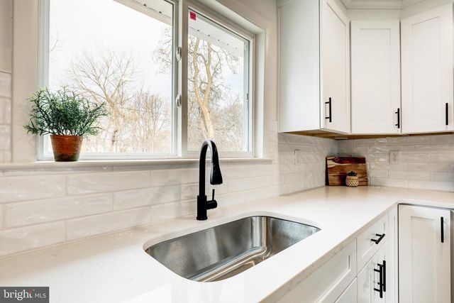 225 POTTS DR, Pottstown, PA 19464