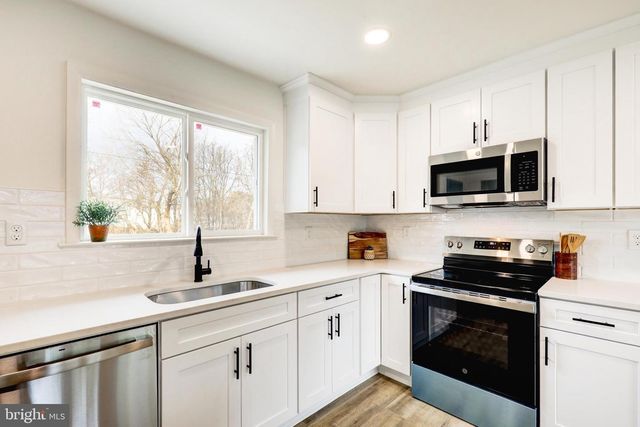 225 POTTS DR, Pottstown, PA 19464