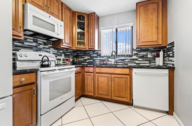 7442 Ashmont Circle 203, Tamarac, FL 33321