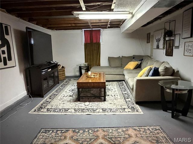 415 N Dade Avenue, Ferguson, MO 63135