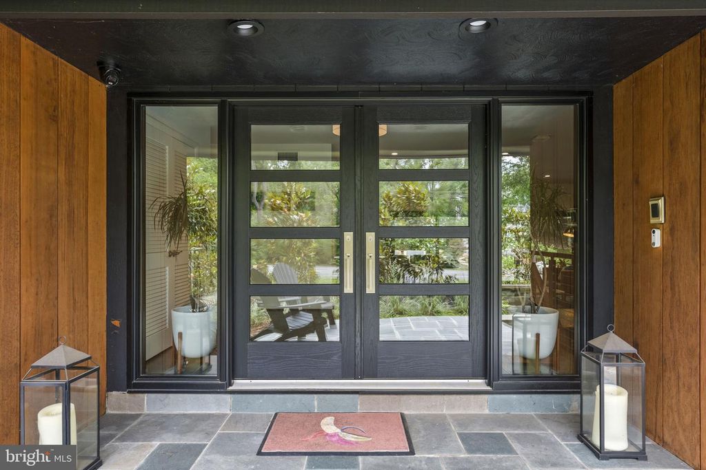 Image 11 of property listing at 6513 BRADLEY BLVD, Bethesda, MD 20817