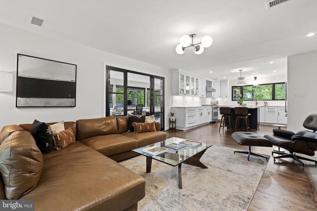 Image 27 of property listing at 6513 BRADLEY BLVD, Bethesda, MD 20817