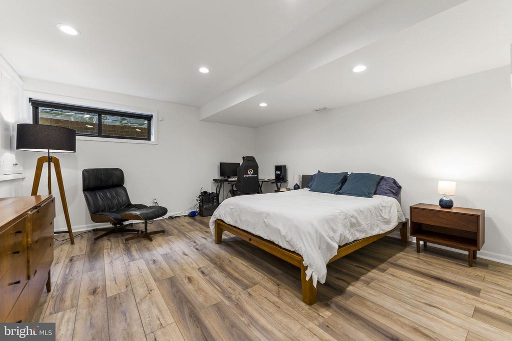 Image 78 of property listing at 6513 BRADLEY BLVD, Bethesda, MD 20817