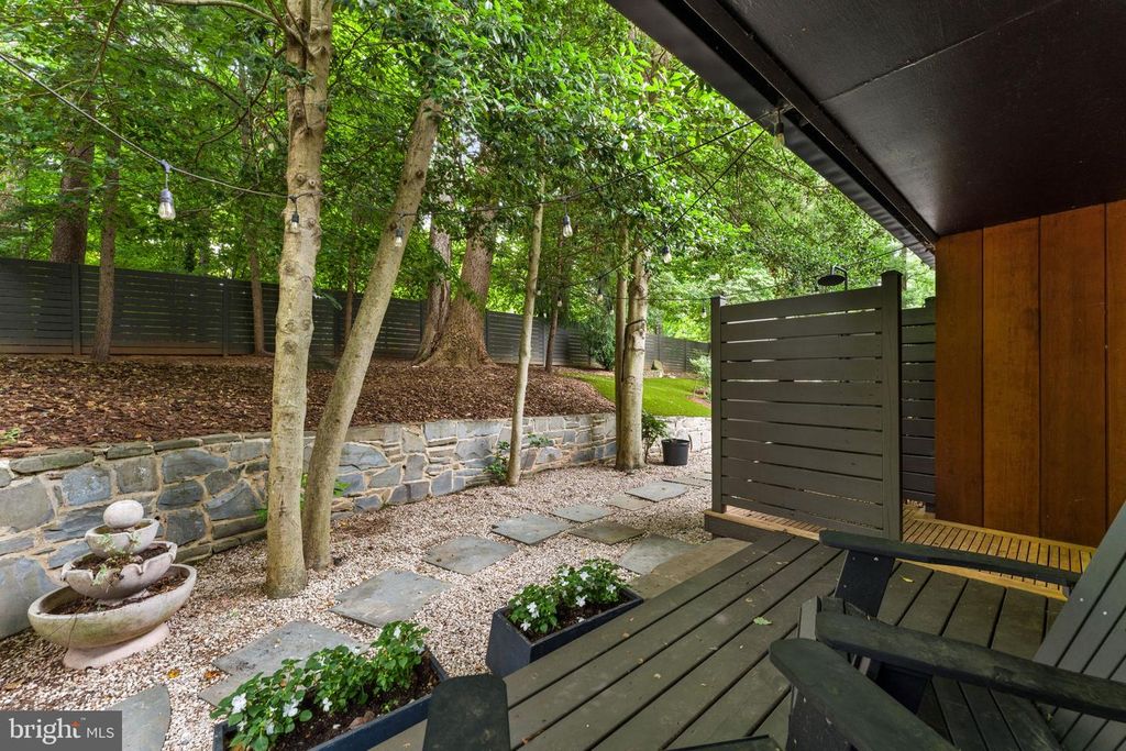 Image 89 of property listing at 6513 BRADLEY BLVD, Bethesda, MD 20817
