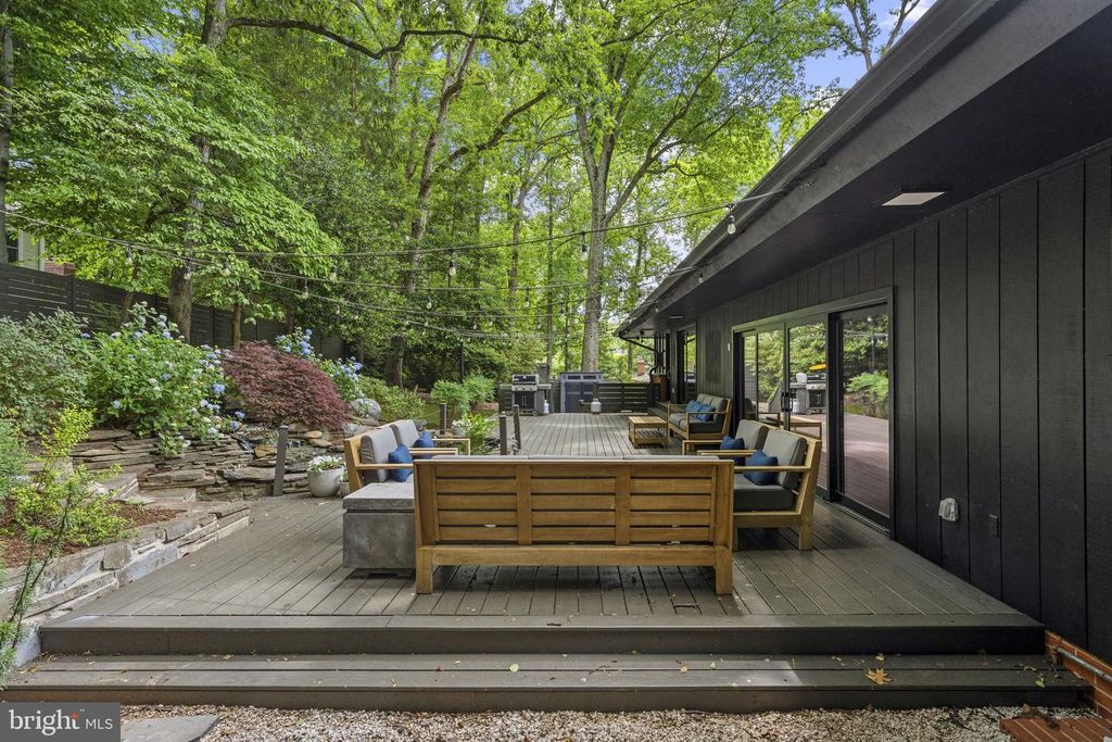 Image 91 of property listing at 6513 BRADLEY BLVD, Bethesda, MD 20817