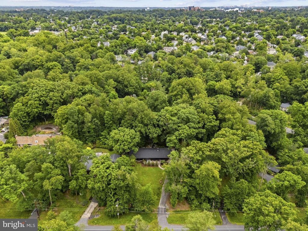 Image 99 of property listing at 6513 BRADLEY BLVD, Bethesda, MD 20817