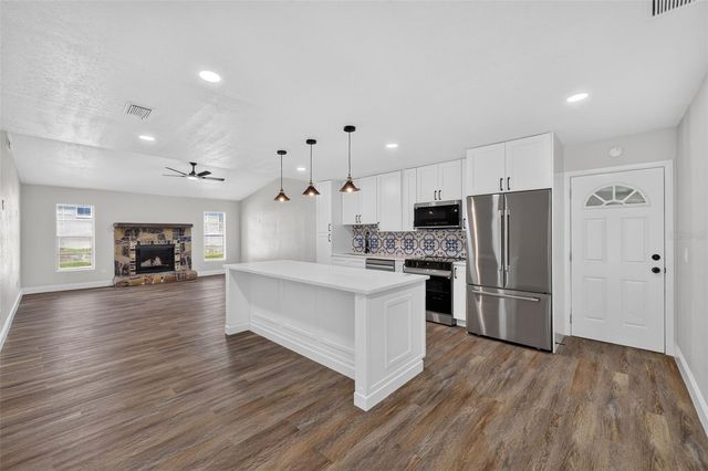 13007 SYDNEY ROAD, Dover, FL 33527