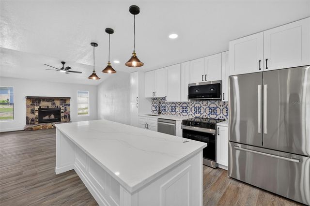 13007 SYDNEY ROAD, Dover, FL 33527
