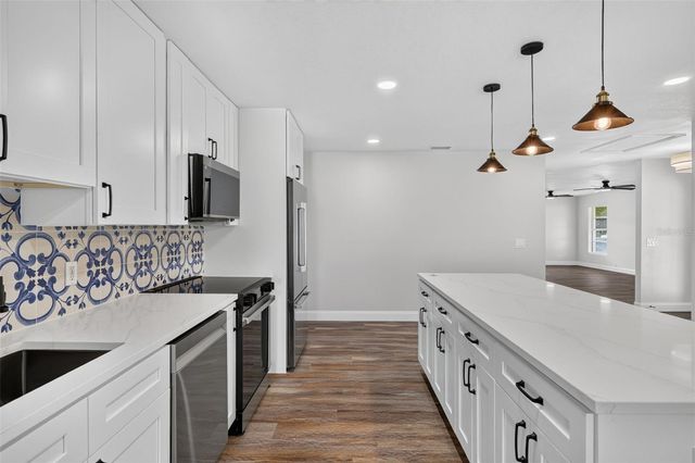 13007 SYDNEY ROAD, Dover, FL 33527
