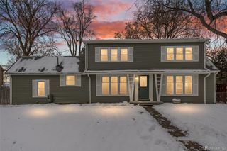 21305 Oxford Avenue, Farmington Hills, MI 48336