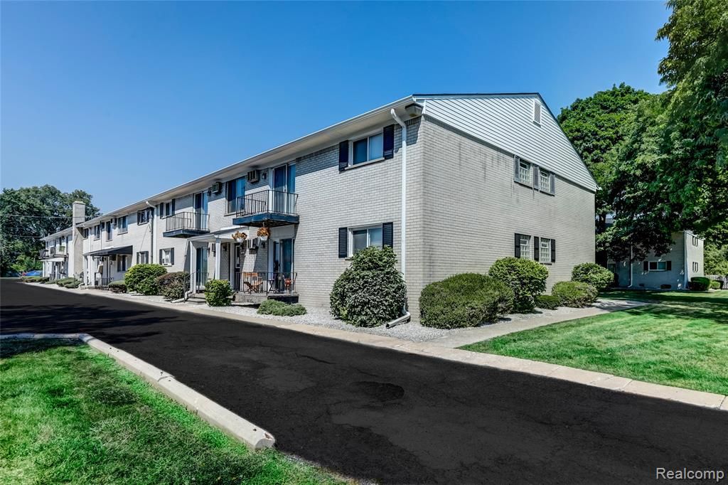 5690 Pardee Avenue 7, Dearborn Heights, MI 48125
