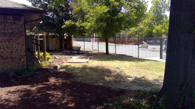 1700 Lionsgate Circle, Bethany, OK 73008