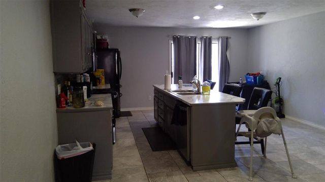 1700 Lionsgate Circle, Bethany, OK 73008