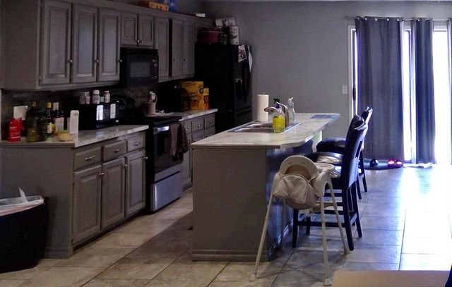 1700 Lionsgate Circle, Bethany, OK 73008