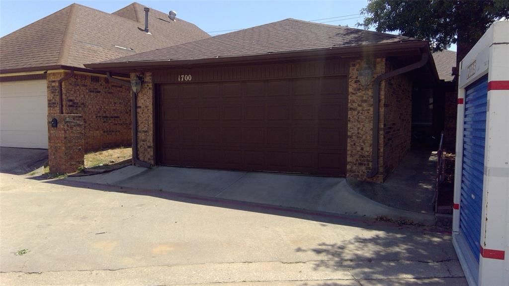 1700 Lionsgate Circle, Bethany, OK 73008