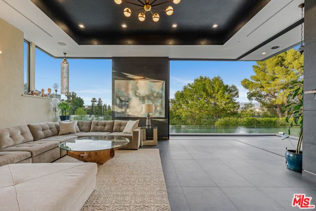3712 Broadlawn Drive, Los Angeles, CA 90068