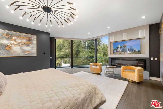 3712 Broadlawn Drive, Los Angeles, CA 90068
