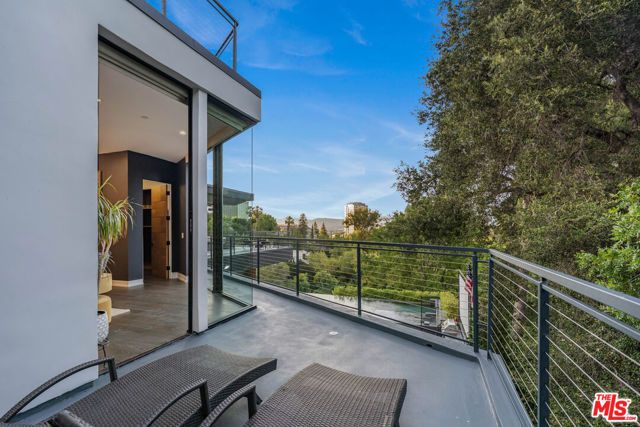 3712 Broadlawn Drive, Los Angeles, CA 90068